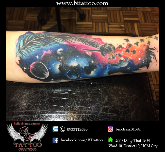 galaxy tattoo, hình xăm dải ngân hà 